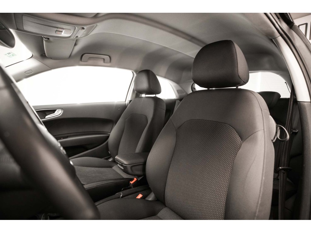 AUDI A1 1.6 TDI 90cv S... 2