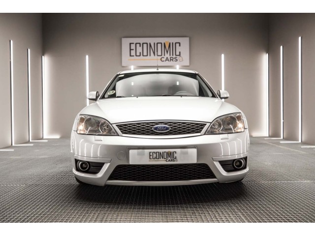 FORD Mondeo 3.0i V6 ST 220
