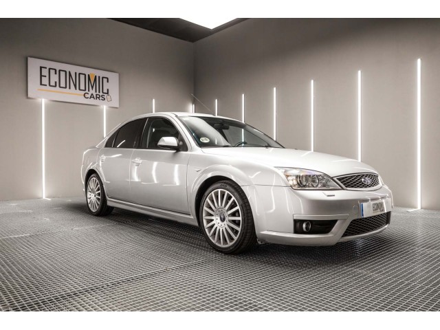 FORD Mondeo 3.0i V6 ST 220